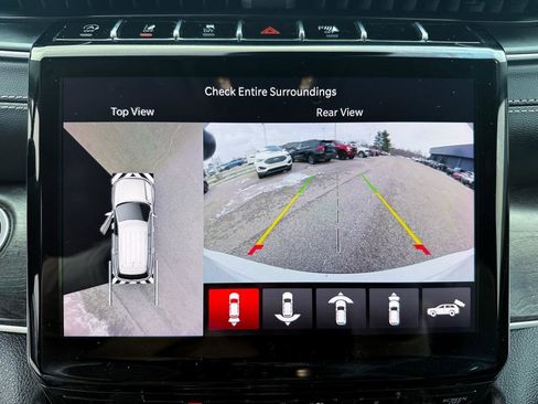 Used 2023 Jeep Grand Cherokee L Limited w/ Luxury Tech Group II image 18