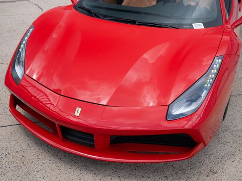 Used 2018 Ferrari 488 Spider RWD image 11