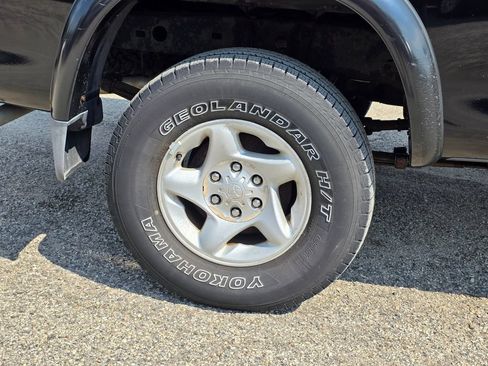 Used 2004 Toyota Tundra SR5 w/ TRD Off-Road Pkg AWD/4WD image 10