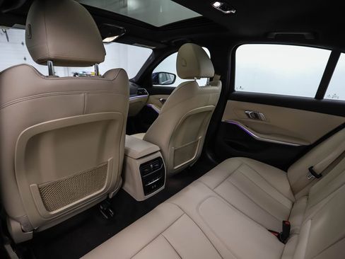 Used 2021 BMW 330i xDrive Sedan w/ Convenience Package image 21