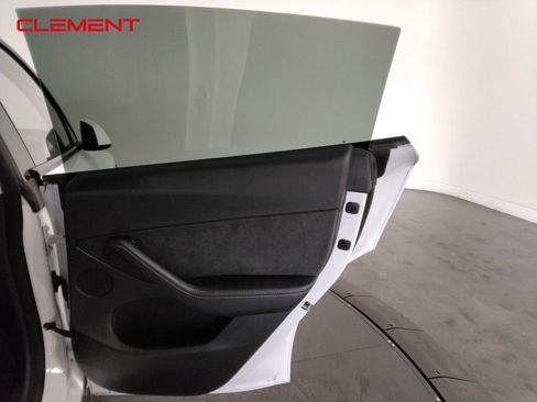 Used 2022 Tesla Model Y Performance image 29