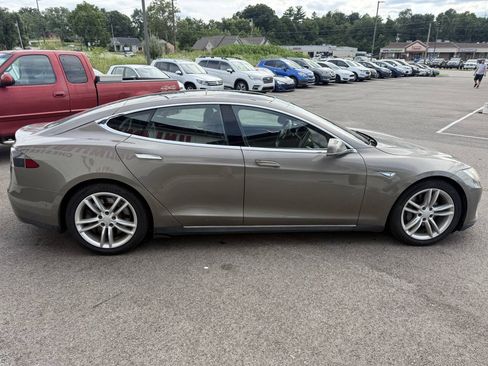 Used 2015 Tesla Model S 70D AWD/4WD image 6
