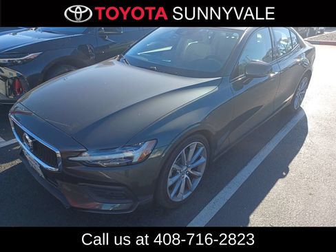 Used 2019 Volvo S60 T5 Momentum FWD image 1