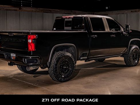 Used 2021 Chevrolet Silverado 2500 LTZ w/ LTZ Plus Package image 9