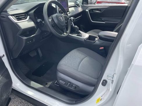 Used 2024 Toyota RAV4 XLE FWD image 20