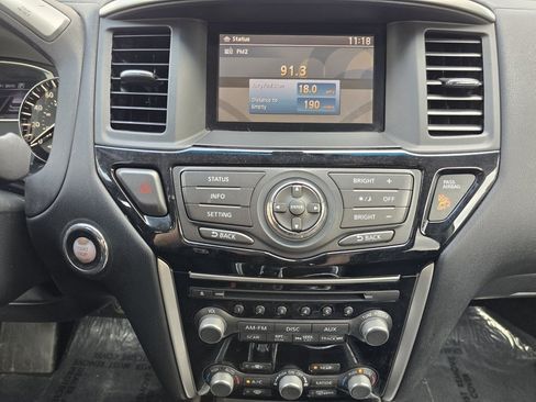 Used 2016 Nissan Pathfinder SV AWD/4WD image 4