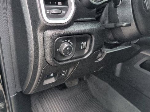 Used 2020 RAM 1500 Big Horn AWD/4WD image 7