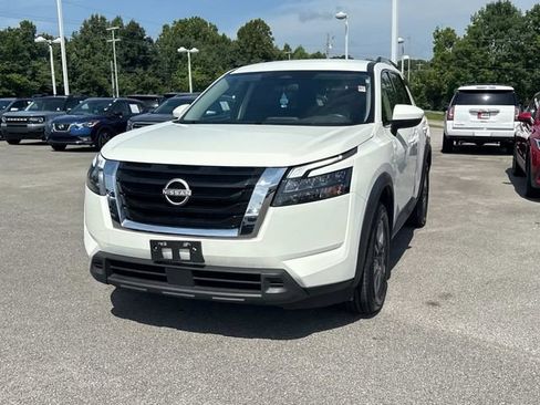 Used 2025 Nissan Pathfinder SV AWD/4WD image 8