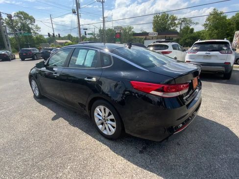 Used 2017 Kia Optima LX w/ Option Group 014 FWD image 6