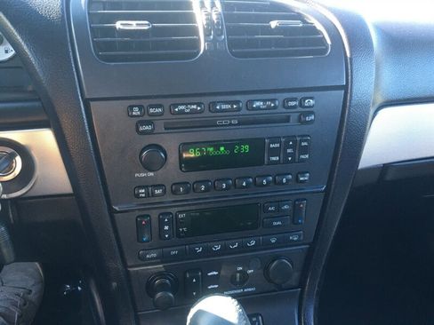 Used 2005 Ford Thunderbird Deluxe image 13