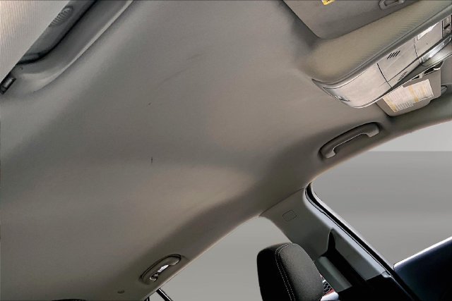 Used 2024 GMC Terrain SLE w/ Driver Convenience Package FWD image 22