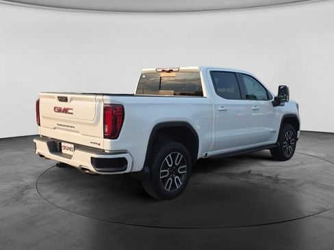 Used 2024 GMC Sierra 1500 AT4 w/ Technology Package AWD/4WD image 10