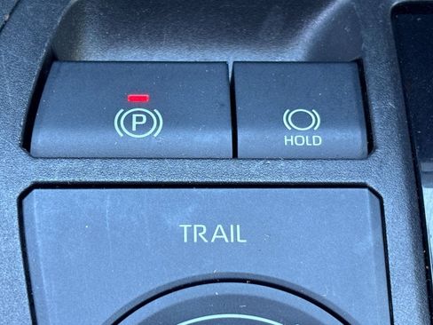 Used 2023 Toyota RAV4 LE AWD/4WD image 32