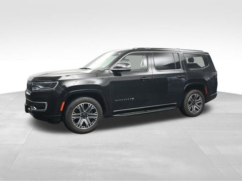 Used 2024 Jeep Wagoneer Series II w/ Flexible Seating Group RWD image 2