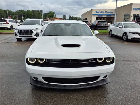 Used 2022 Dodge Challenger GT image 2