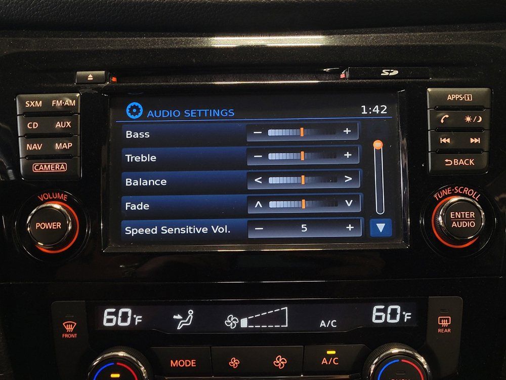 Used 2017 Nissan Rogue SV w/ SV Premium Package FWD image 25