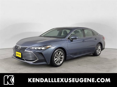 Used 2022 Toyota Avalon XLE image 1