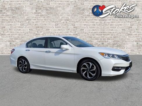 Used 2017 Honda Accord EX-L image 2