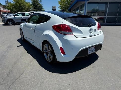 Used 2013 Hyundai Veloster w/ Style Pkg FWD image 6