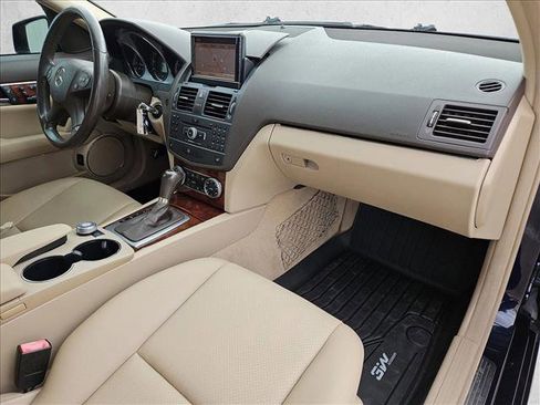 Used 2011 Mercedes-Benz C 300 Sport image 22