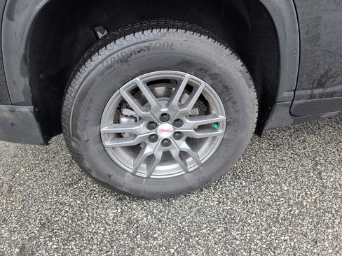 Used 2025 GMC Acadia Elevation image 9