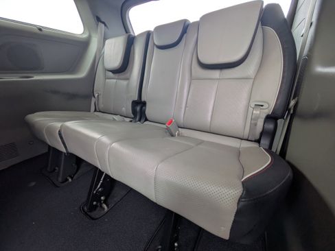 Used 2020 Kia Sedona SX image 10