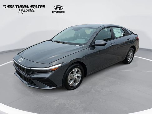 New 2026 Hyundai Elantra SE FWD image 1
