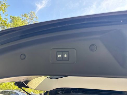Used 2022 Nissan Armada SL w/ Captain's Chairs Package AWD/4WD image 28