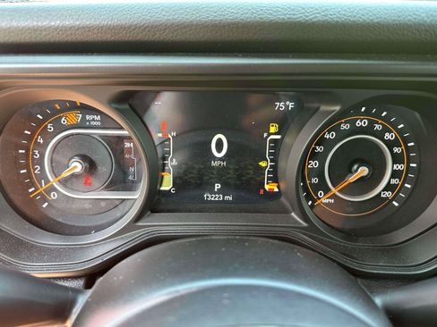 Used 2025 Jeep Wrangler Unlimited Sport AWD/4WD image 22