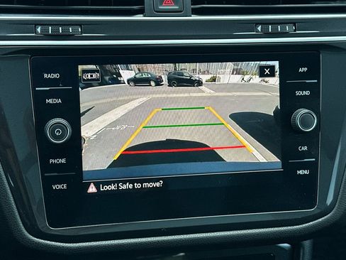 Certified 2023 Volkswagen Tiguan SE w/ Panoramic Sunroof Package image 20