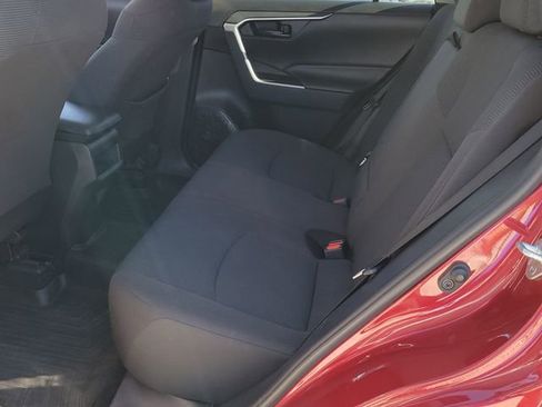 Used 2019 Toyota RAV4 LE w/ Carpet Mat Package image 11