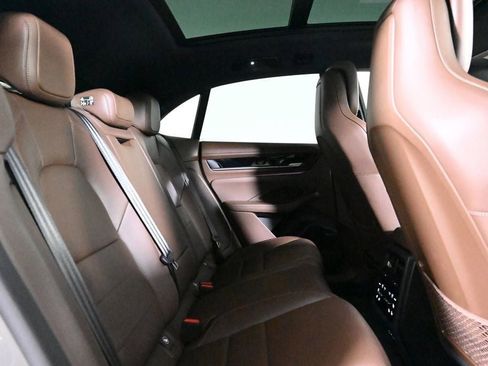 Certified 2025 Porsche Macan Electric RWD image 19