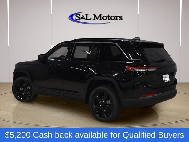 New 2026 Jeep Grand Cherokee Limited w/ Limited Altitude Package AWD/4WD image 4