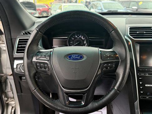 Used 2016 Ford Explorer Limited w/ Equipment Group 301A image 7