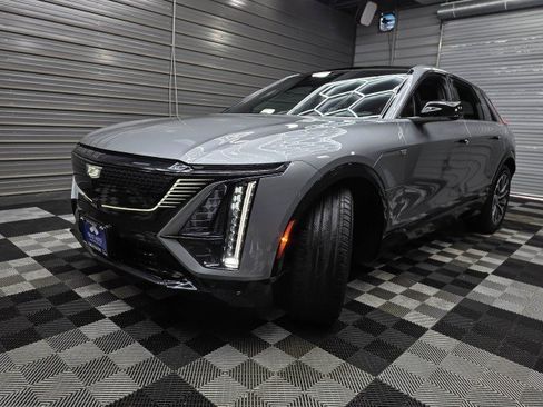 Used 2024 Cadillac Lyriq Sport AWD/4WD image 45