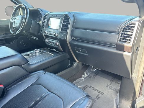 Used 2019 Ford Expedition Limited w/ Equipment Group 302A image 12