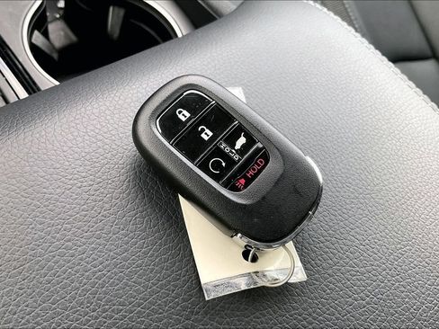 Used 2025 Honda Pilot EX-L image 31
