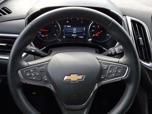 Used 2024 Chevrolet Equinox LT image 18