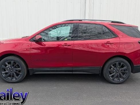 Certified 2022 Chevrolet Equinox RS image 1
