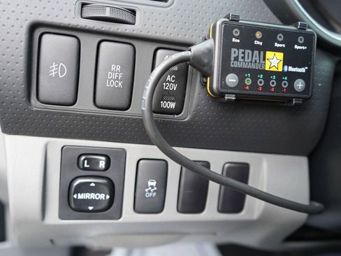 Used 2015 Toyota Tacoma PreRunner image 18