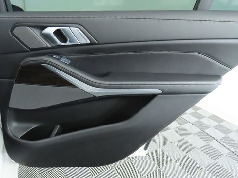 Used 2020 BMW X7 xDrive40i w/ Premium Package image 28