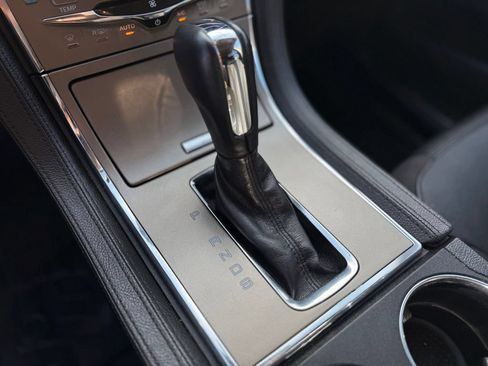 Used 2015 Lincoln MKX FWD w/ Walnut Swirl Wood Package image 30