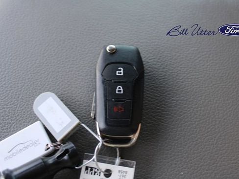 Used 2022 Ford F250 XL w/ Power Equipment Group image 23