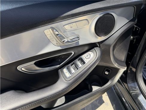 Used 2019 Mercedes-Benz C 300 Sedan image 16