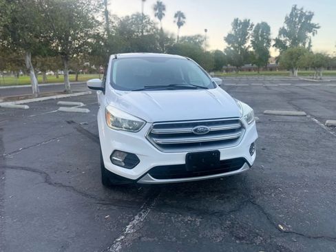 Used 2017 Ford Escape SE FWD image 4