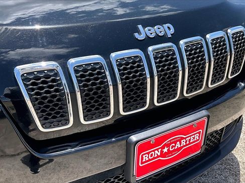 Used 2021 Jeep Cherokee Latitude Plus image 34