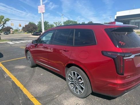 Used 2021 Cadillac XT6 Sport AWD/4WD image 4