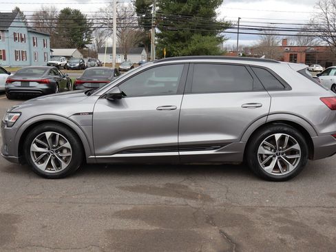 Used 2021 Audi e-tron Premium Plus w/ Premium Plus Package AWD/4WD image 9