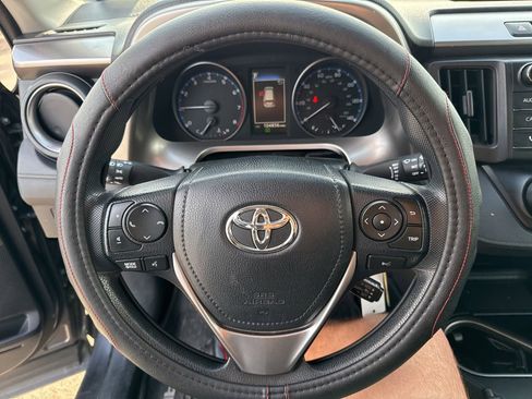 Used 2018 Toyota RAV4 LE w/ All Weather Liner Package image 21