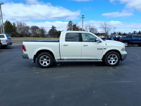 Used 2017 RAM 1500 Laramie w/ Convenience Group AWD/4WD image 7